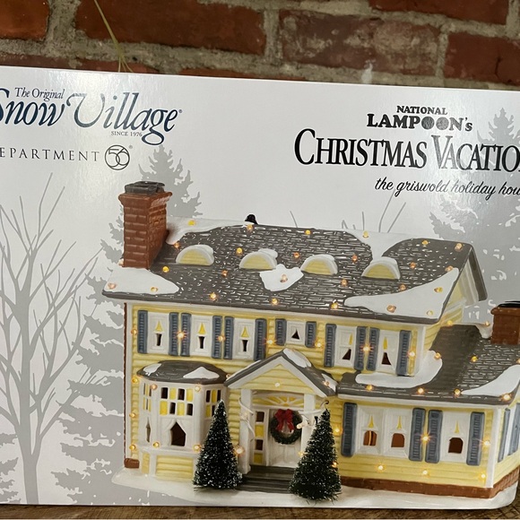 COPY - COPY - COPY - Original Snow Village department 56 Christmas vacation Gri… - Picture 1 of 5